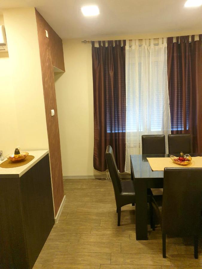 Ceca Apartman Nis Exterior foto