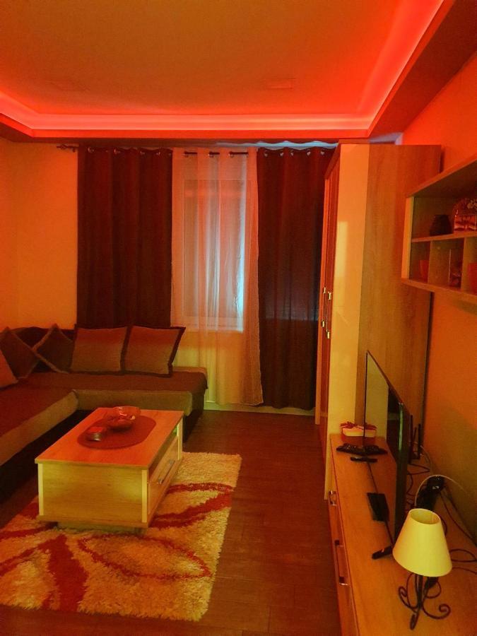 Ceca Apartman Nis Exterior foto