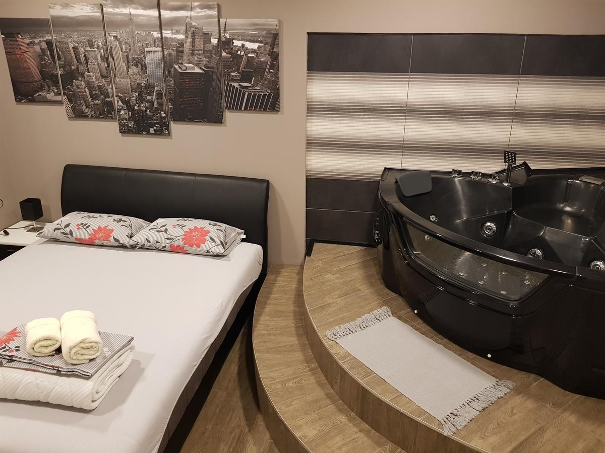 Ceca Apartman Nis Exterior foto