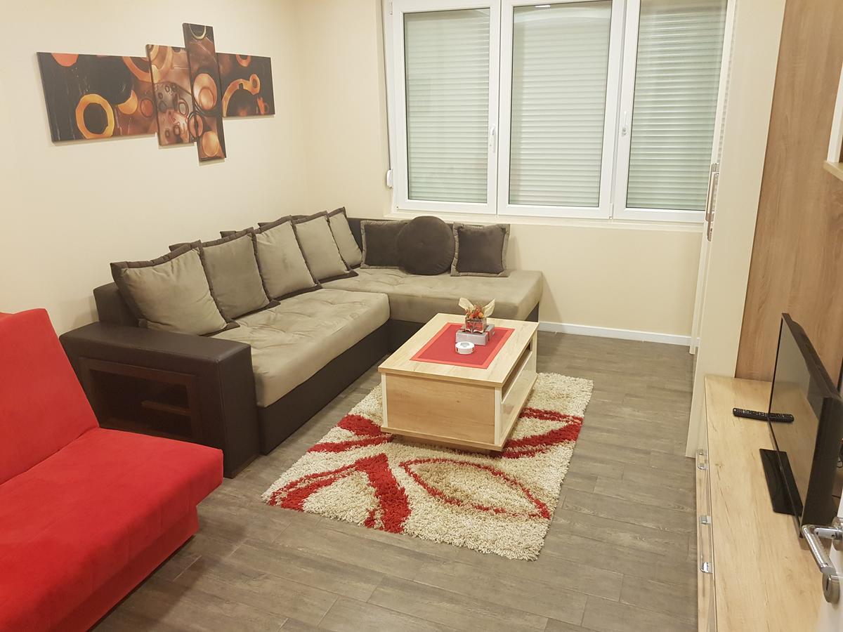 Ceca Apartman Nis Exterior foto