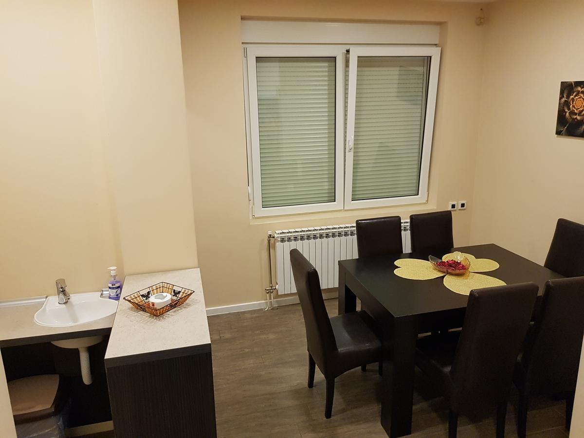 Ceca Apartman Nis Exterior foto
