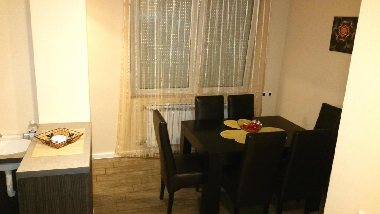 Ceca Apartman Nis Exterior foto