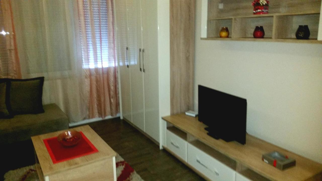 Ceca Apartman Nis Exterior foto
